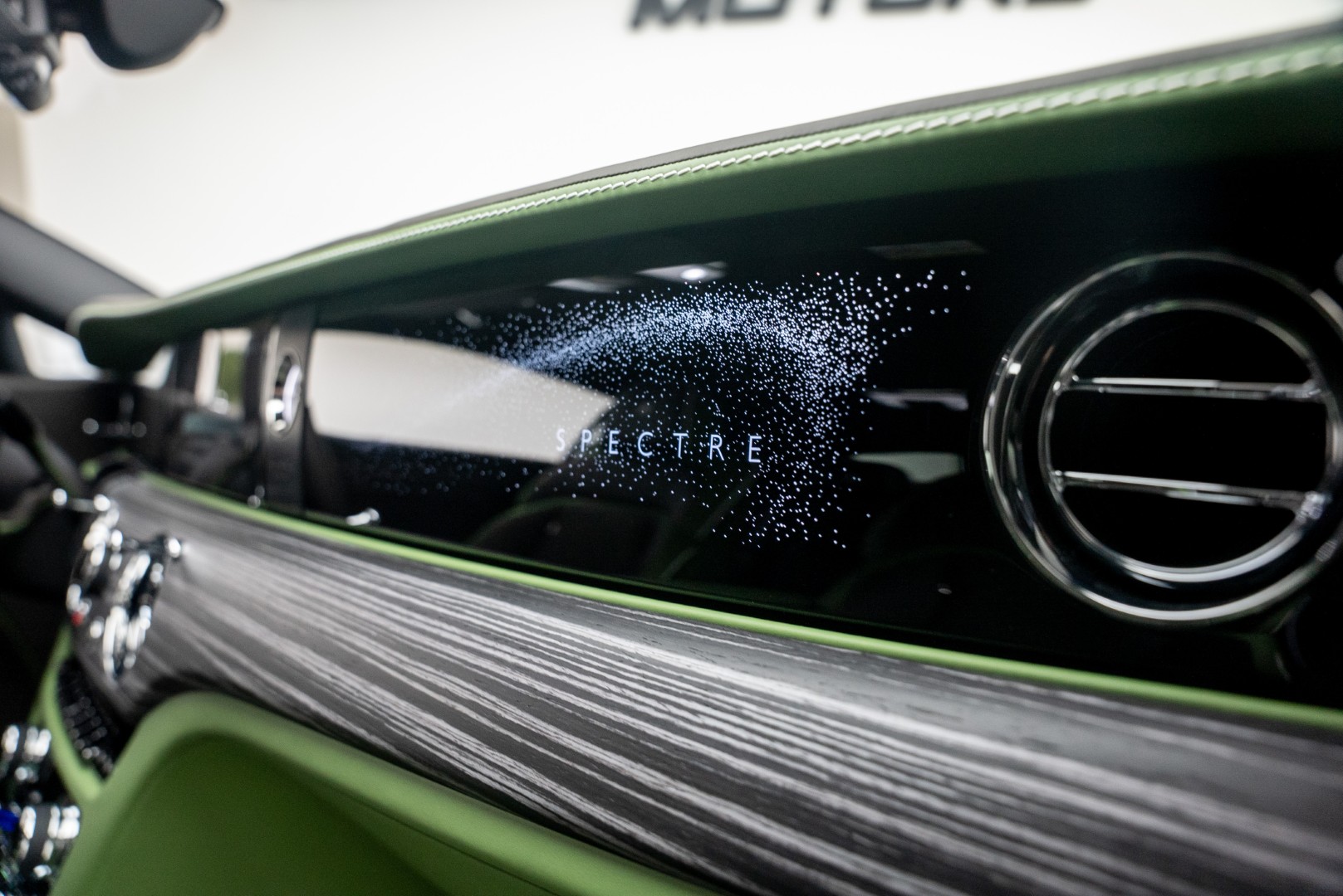 2024 ROLLS ROYCE SPECTRE. GCC. WARRANTY SERVICE. FULL OPTION.